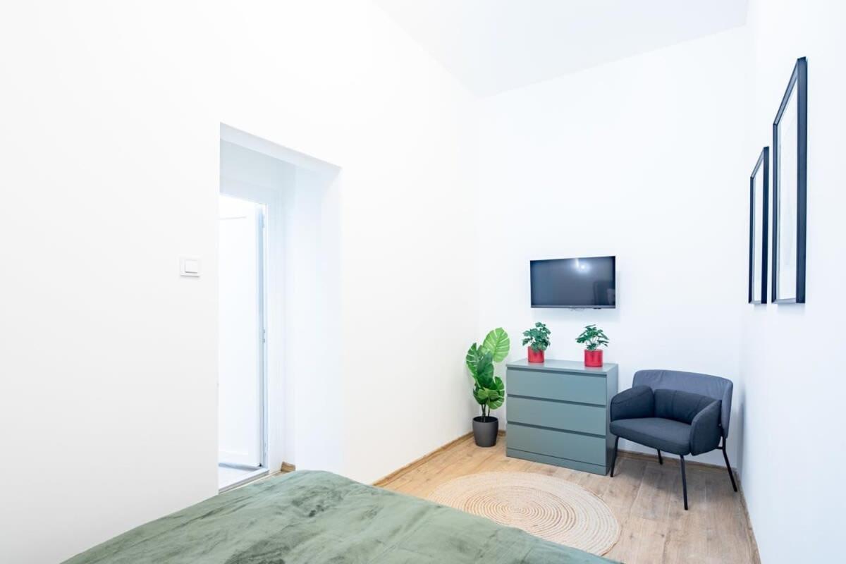 Central - New - Comfy Ac Studio Budapest Exterior foto